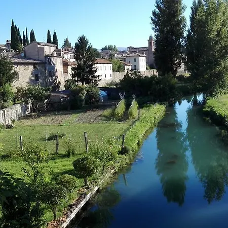 Agriturismo Il Grappolo E La Rosa Монтефалько