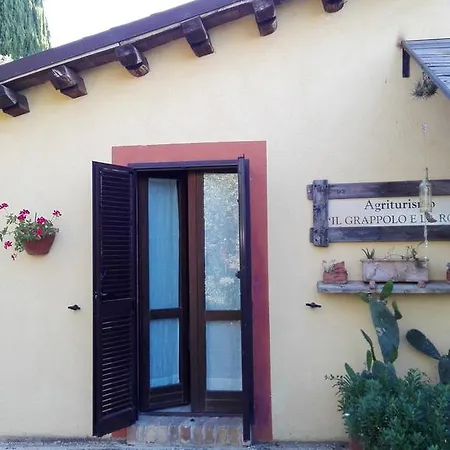 Agriturismo Il Grappolo E La Rosa * Монтефалько