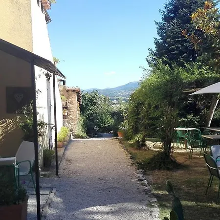 Agriturismo Il Grappolo E La Rosa *