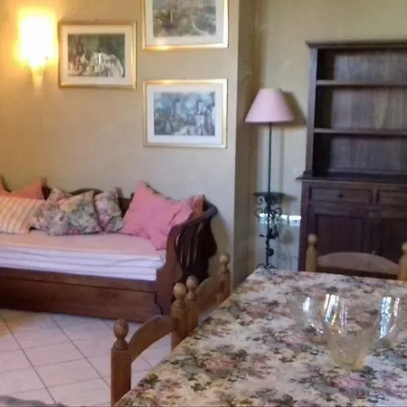 Летний дом Agriturismo Il Grappolo E La Rosa Монтефалько