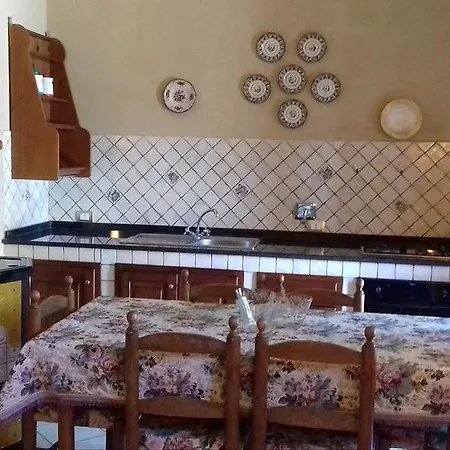 Agriturismo Il Grappolo E La Rosa * Монтефалько