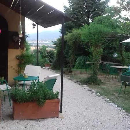 Agriturismo Il Grappolo E La Rosa Летний дом *